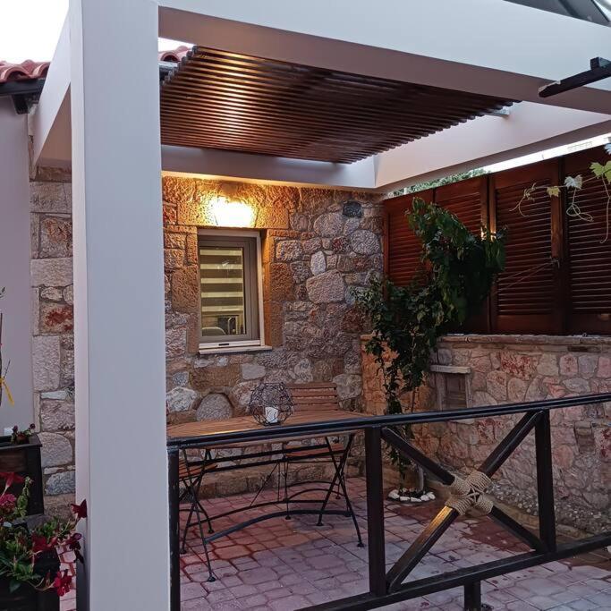 Boutique Eptalofos 15Min From Airport And Sea Apartment Kouvaras ภายนอก รูปภาพ
