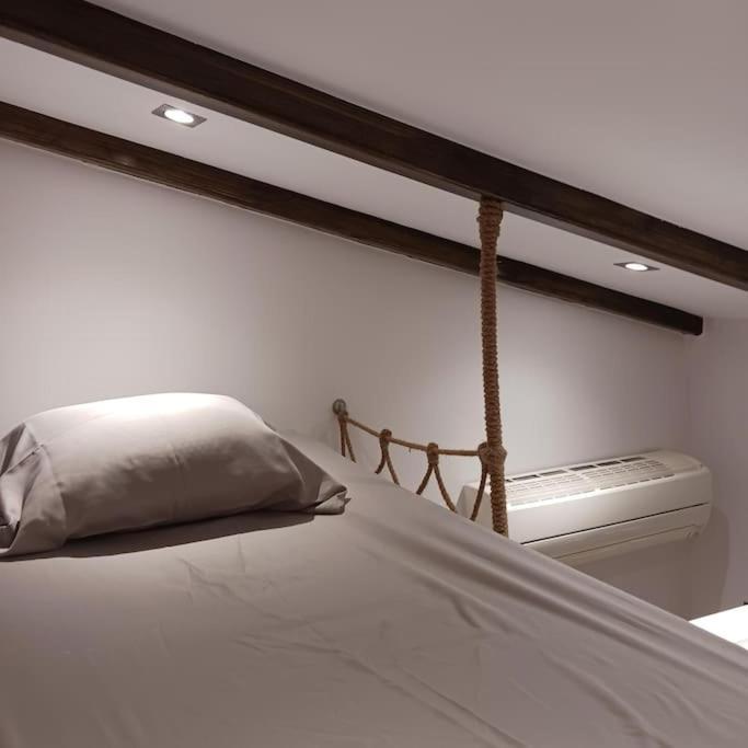 Boutique Eptalofos 15Min From Airport And Sea Apartment Kouvaras ภายนอก รูปภาพ