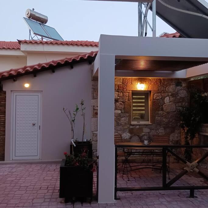 Boutique Eptalofos 15Min From Airport And Sea Apartment Kouvaras ภายนอก รูปภาพ