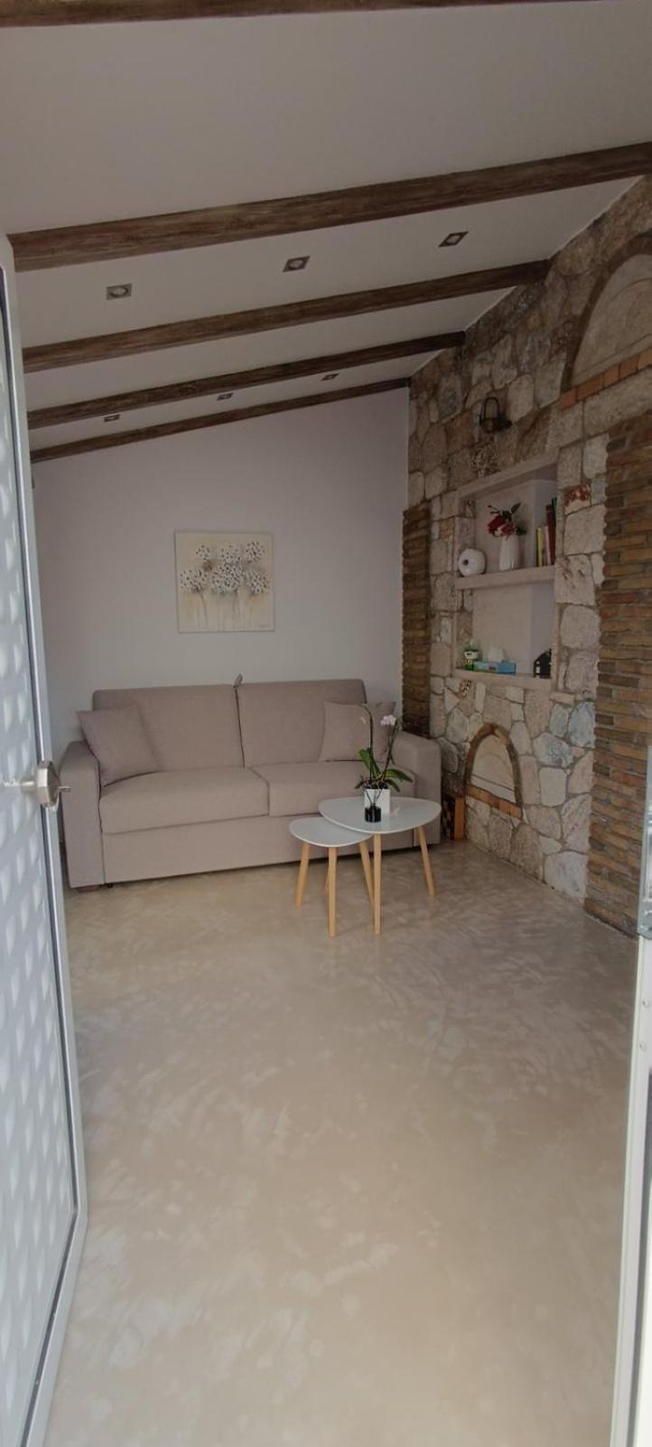 Boutique Eptalofos 15Min From Airport And Sea Apartment Kouvaras ภายนอก รูปภาพ