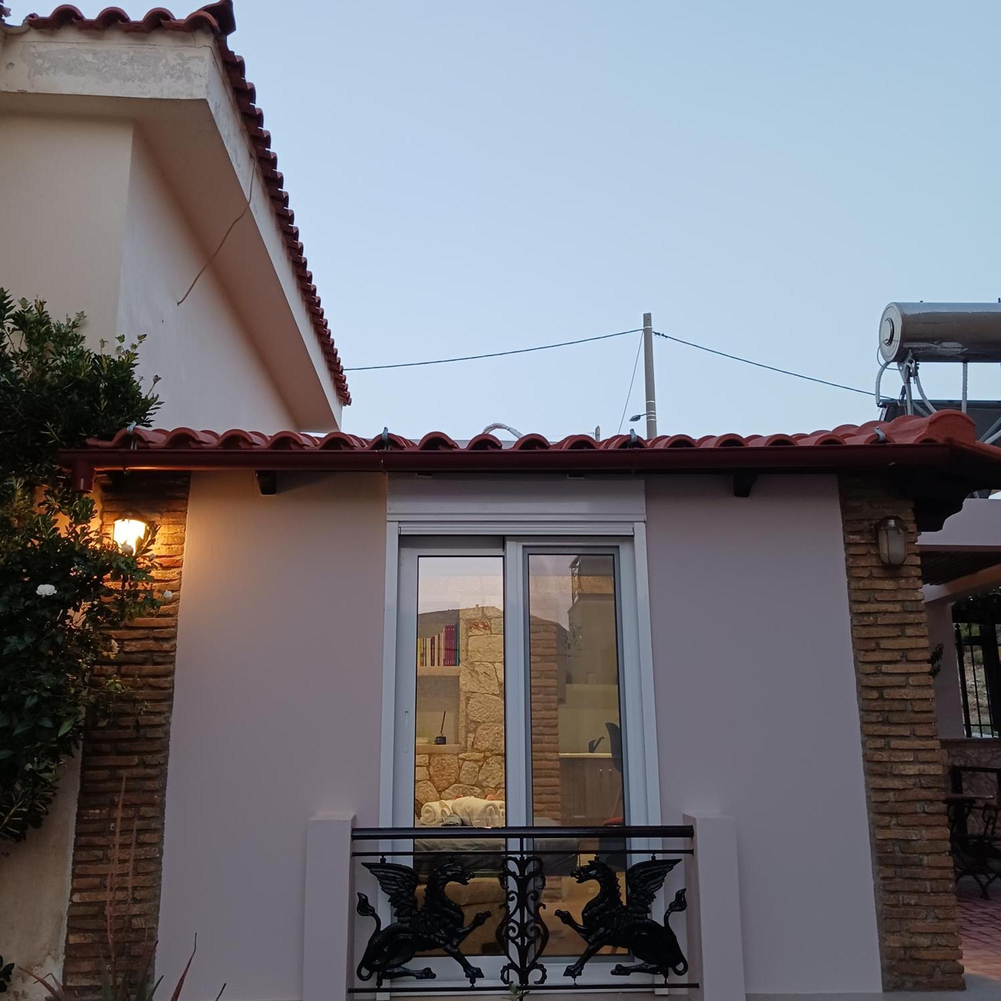 Boutique Eptalofos 15Min From Airport And Sea Apartment Kouvaras ภายนอก รูปภาพ